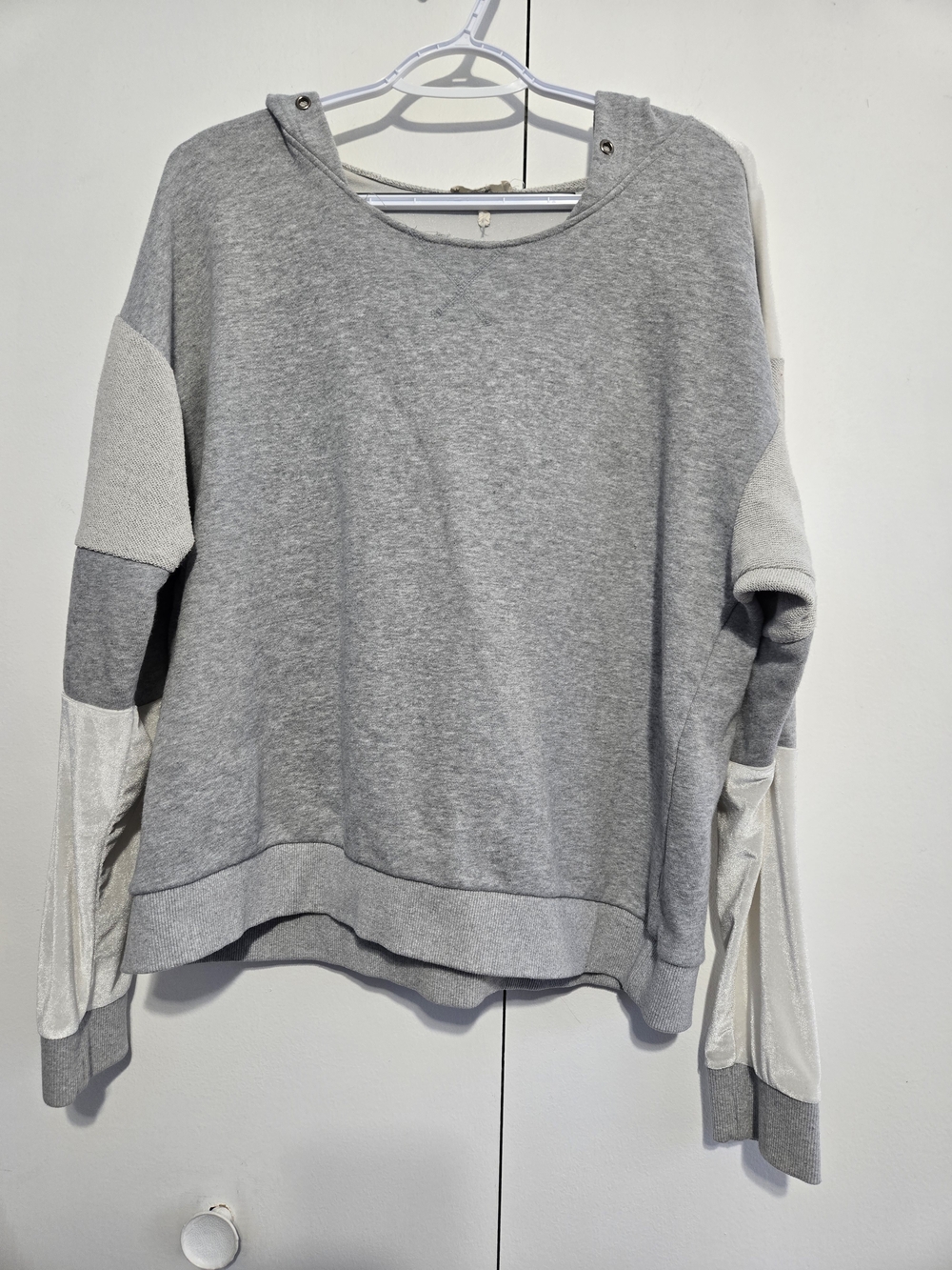 Easel Los Angeles‎ Small Gray Colorblock Hooded Sweatshirt Velvet Sleeve